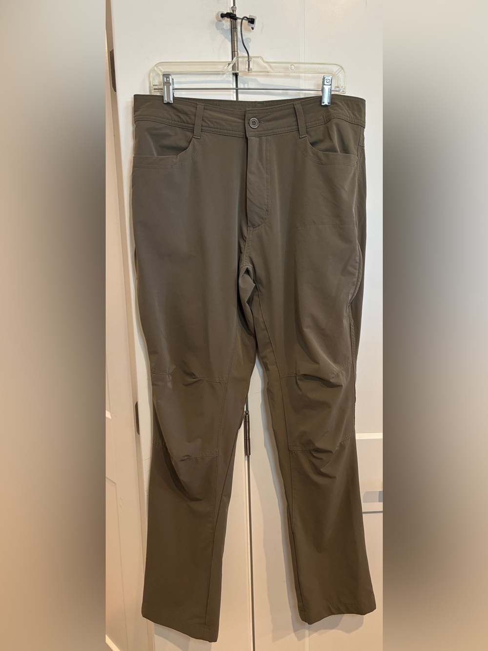 Swiss Tech Men's Nylon Outdoor Utility Pants. Size 34